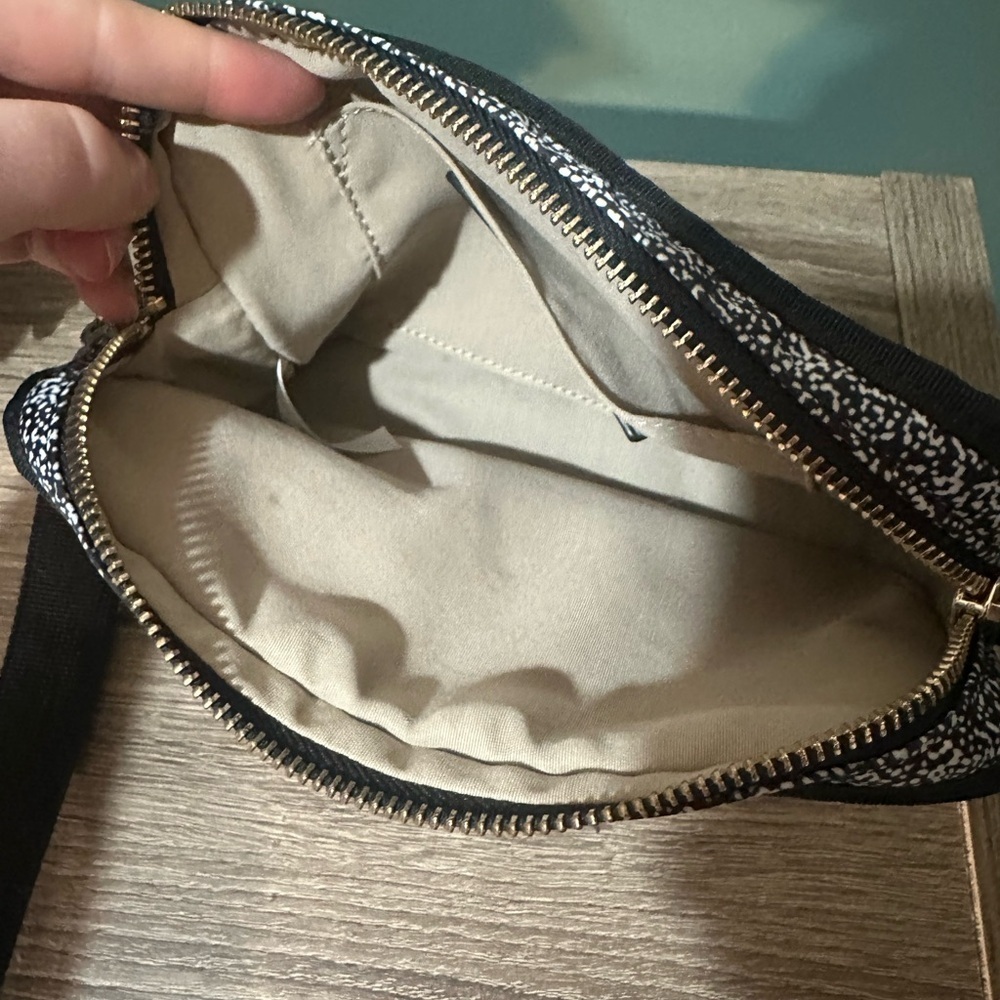 Talbots Black and White Patterned Bag - Picture 3 of 4